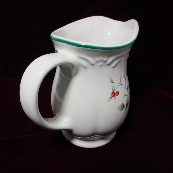 Pflatzgraff Winterberry Holiday Pitcher Creamer - Picture 6 of 6